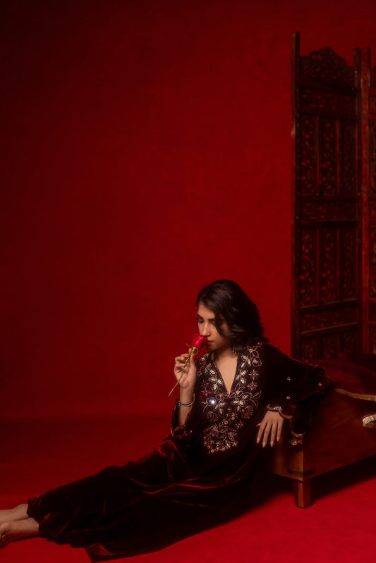 Meharoon velvet hand embroidered Kurta set